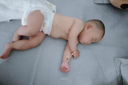 果洛9个月宝宝可以吃盐吗